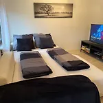 Einzigartiges Apartment, Mitten In Der شقة *