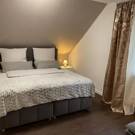 Appartamento Einzigartiges Apartment, Mitten In Der *